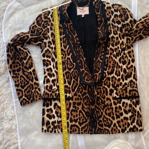 Juicy Couture Flowing Leopard Blazer - Picture 14 of 15